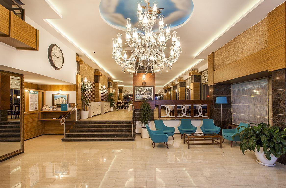 PARADOR BEACH HOTEL 4*