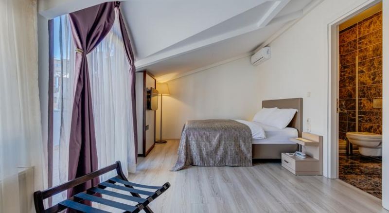 PLUS CIHANGIR SUITES 3*