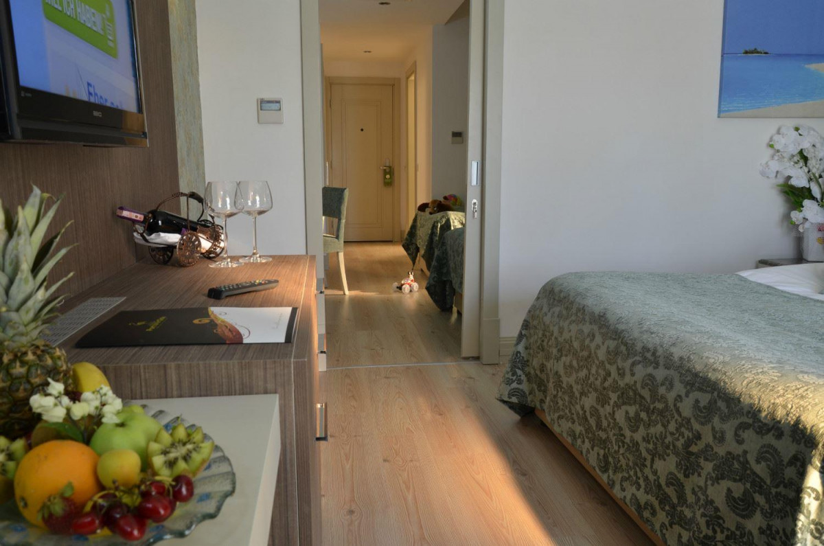 PORT SIDE RESORT 5*