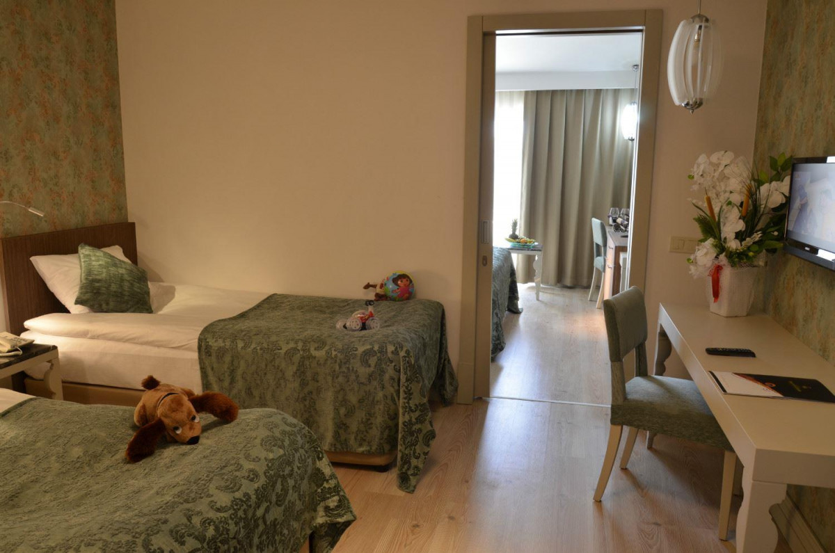 PORT SIDE RESORT 5*