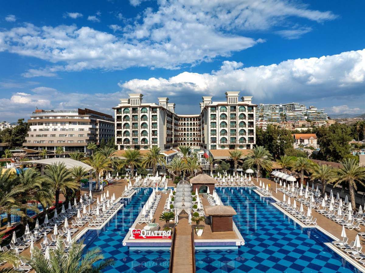 QUATTRO BEACH RESORT & SPA 5*