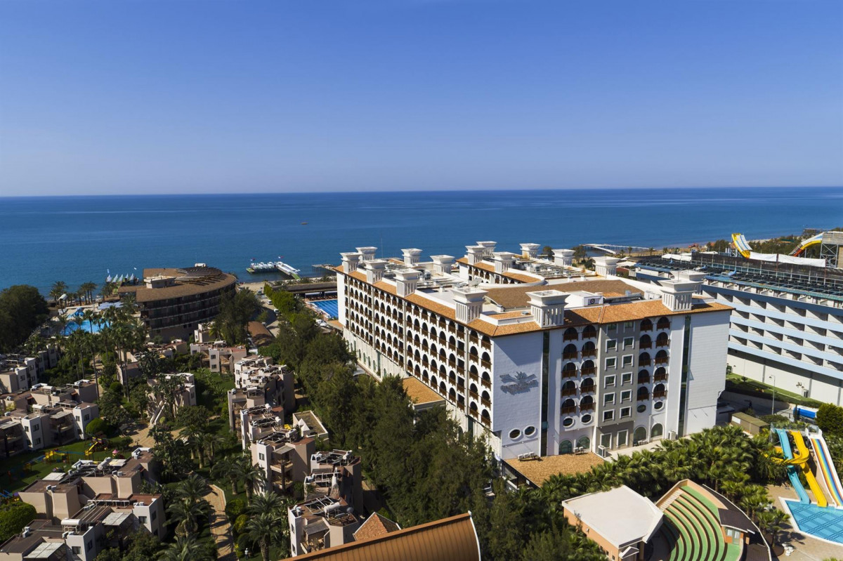 QUATTRO BEACH RESORT & SPA 5*