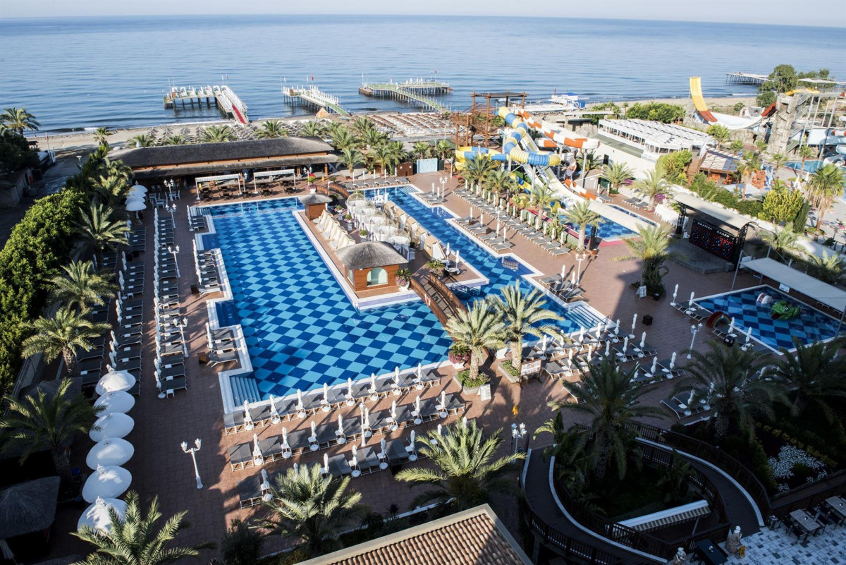 QUATTRO BEACH RESORT & SPA 5*