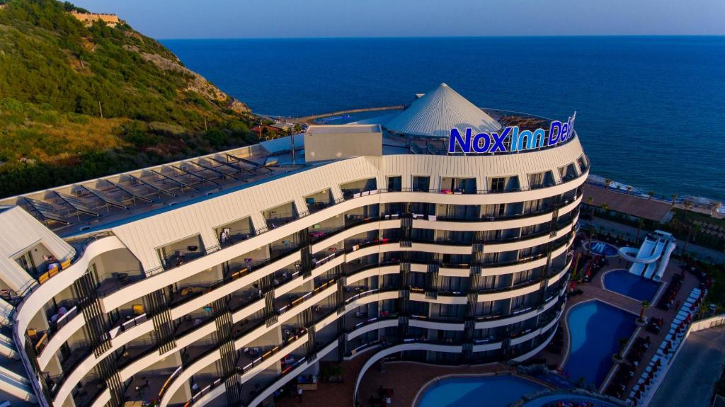NOXINN DELUXE HOTEL 5*