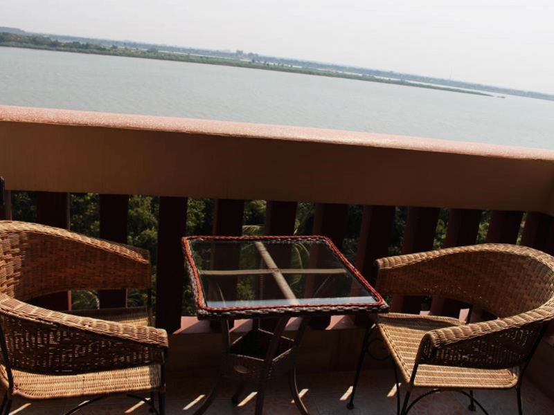 BLUE RIVER 4*