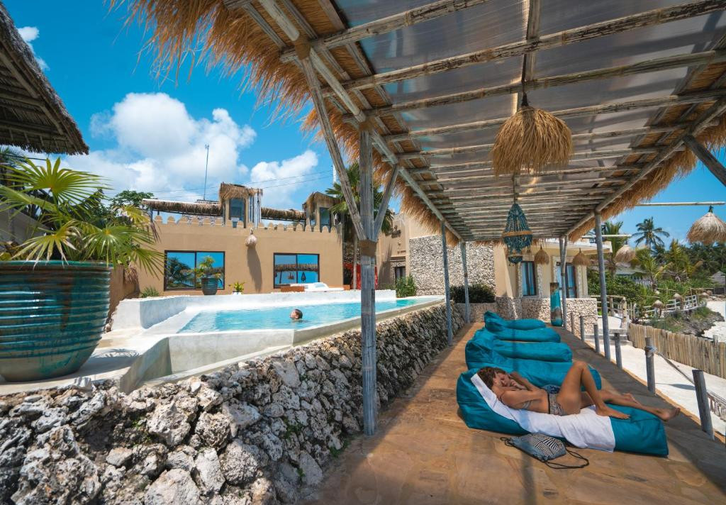 CORAL ROCK HOTEL 3*