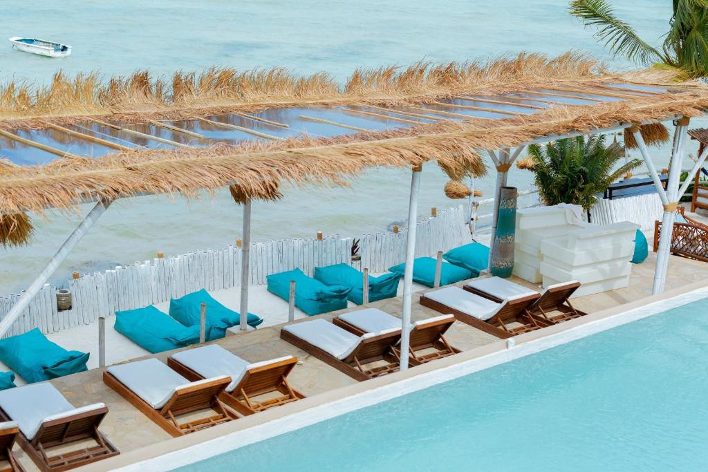 CORAL ROCK HOTEL 3*
