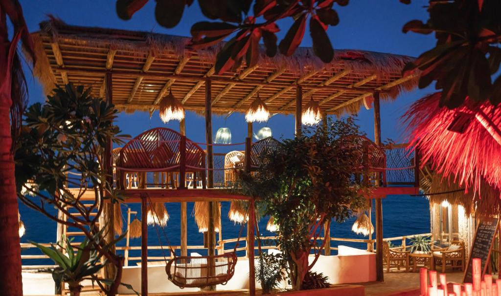 CORAL ROCK HOTEL 3*