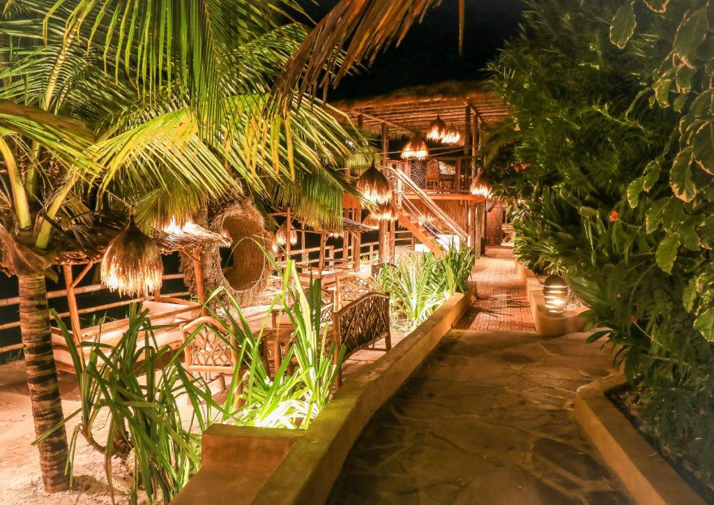 CORAL ROCK HOTEL 3*