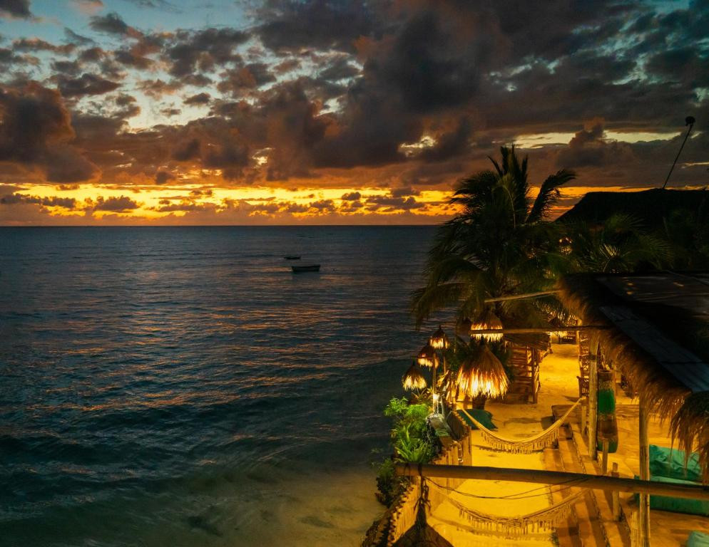CORAL ROCK HOTEL 3*