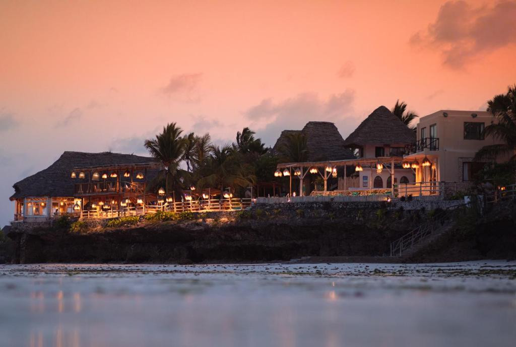 CORAL ROCK HOTEL 3*