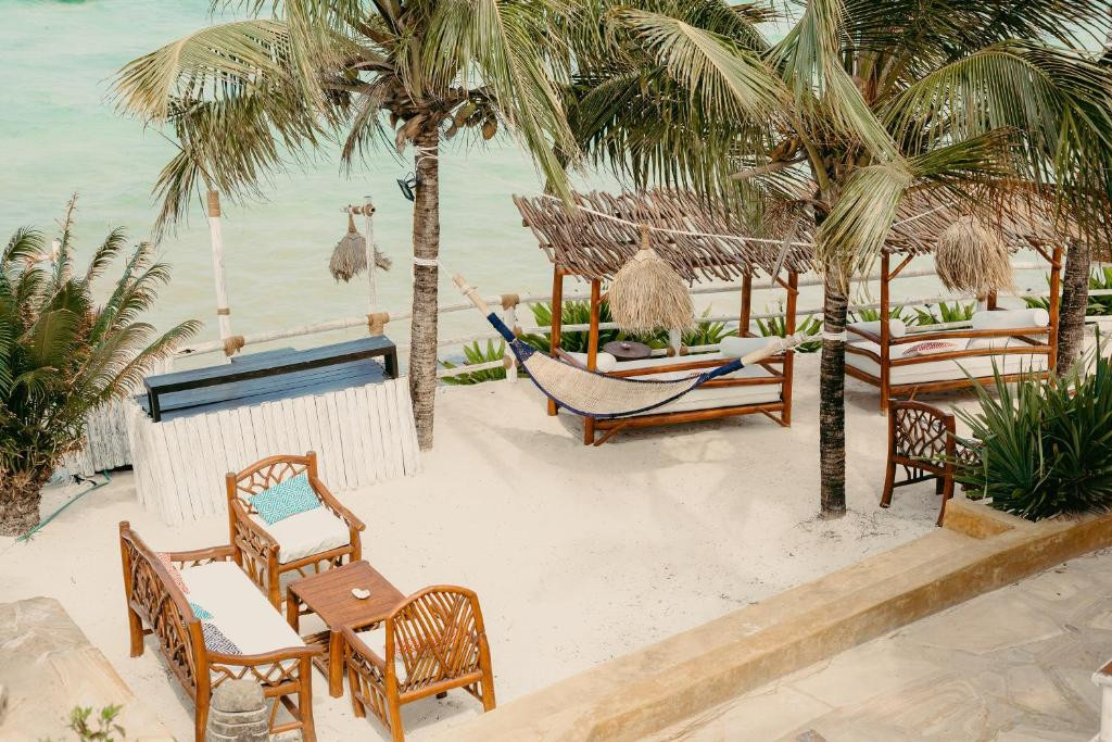 CORAL ROCK HOTEL 3*