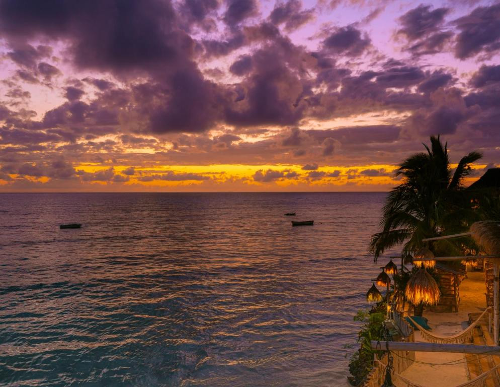 CORAL ROCK HOTEL 3*