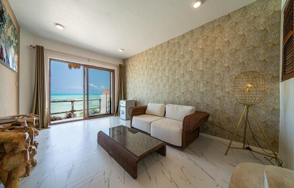 CORAL ROCK HOTEL 3*