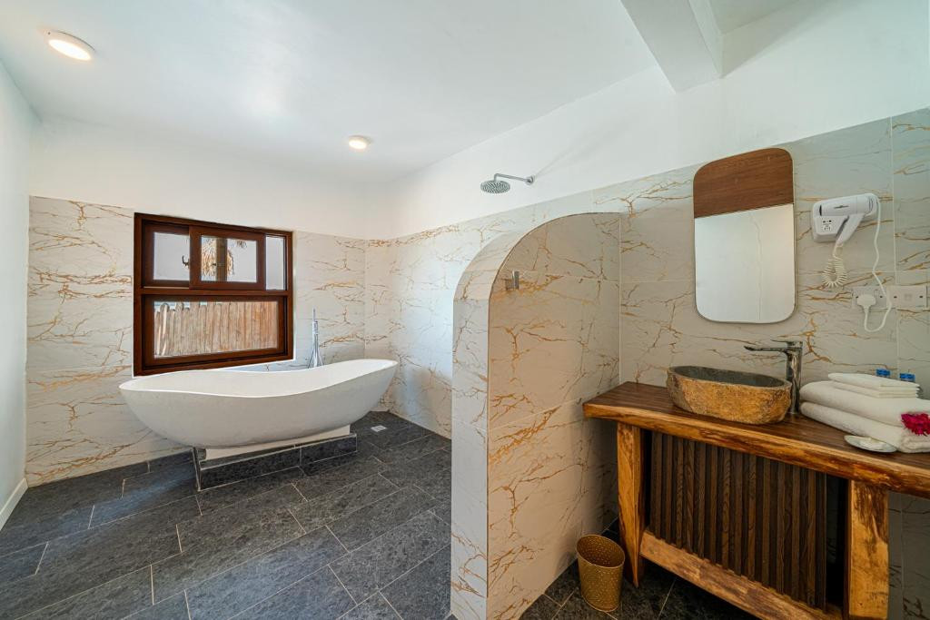 CORAL ROCK HOTEL 3*
