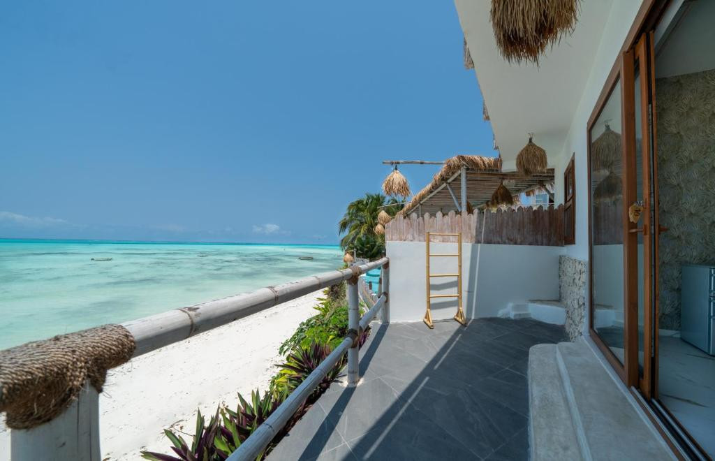 CORAL ROCK HOTEL 3*