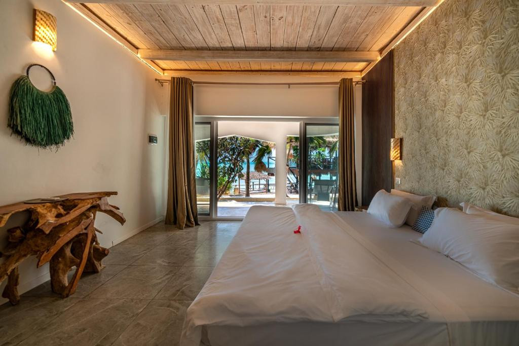 CORAL ROCK HOTEL 3*