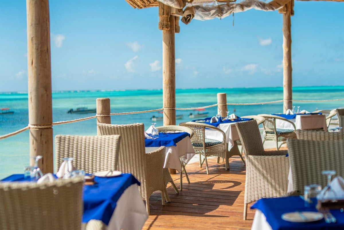 KARAFUU BEACH RESORT 5*
