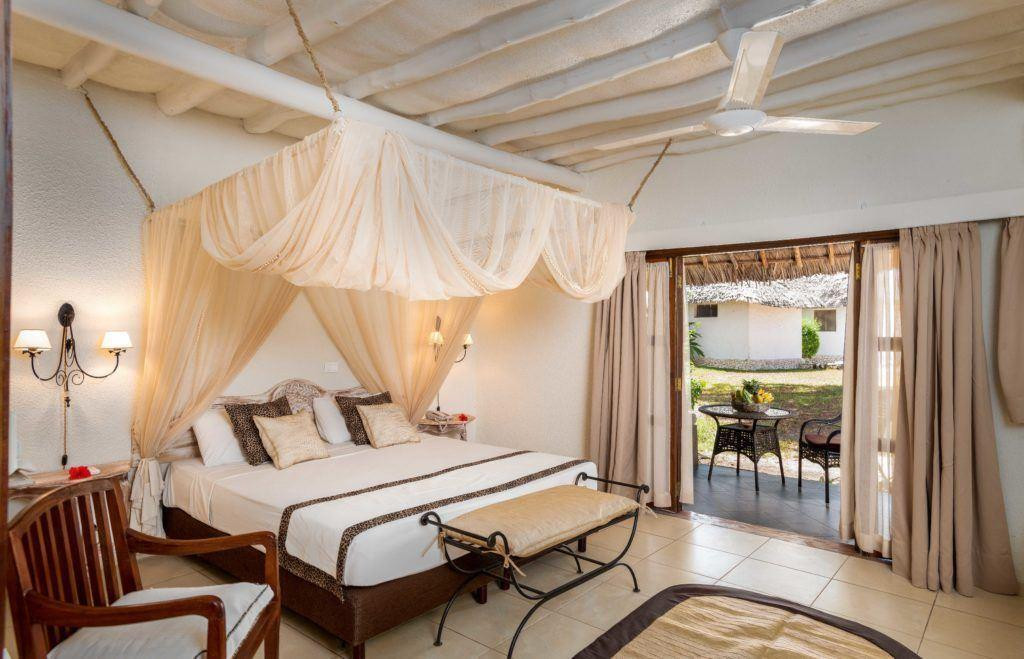 KARAFUU BEACH RESORT 5*