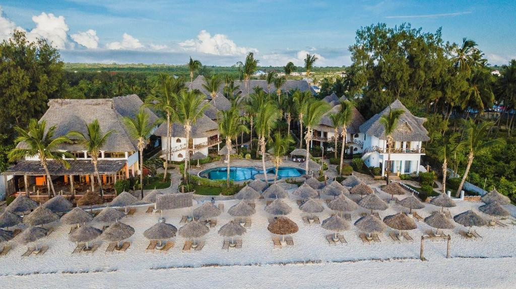 AHG WARIDI BEACH RESORT & SPA 4*