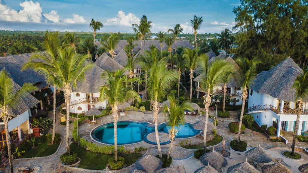 AHG WARIDI BEACH RESORT & SPA 4*