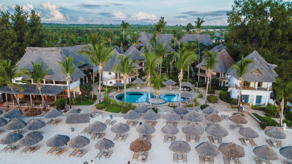 AHG WARIDI BEACH RESORT & SPA 4*