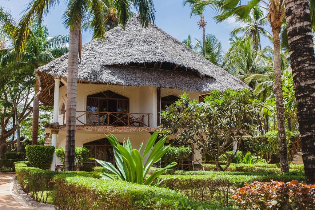 AHG WARIDI BEACH RESORT & SPA 4*