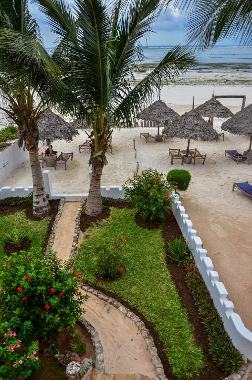 AHG WARIDI BEACH RESORT & SPA 4*
