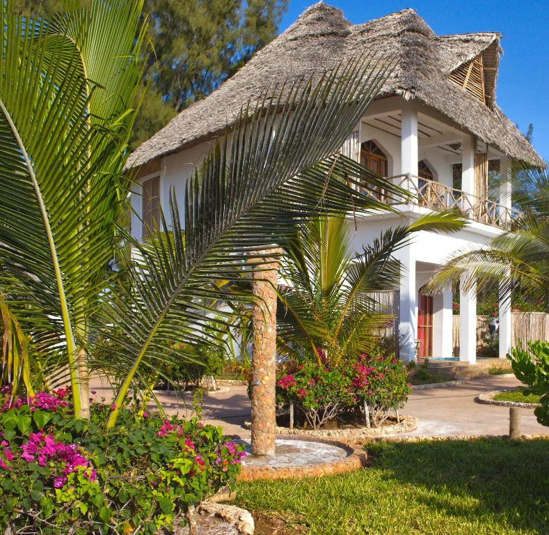 AHG WARIDI BEACH RESORT & SPA 4*