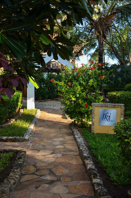 AHG WARIDI BEACH RESORT & SPA 4*