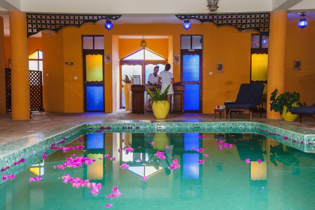 AHG WARIDI BEACH RESORT & SPA 4*