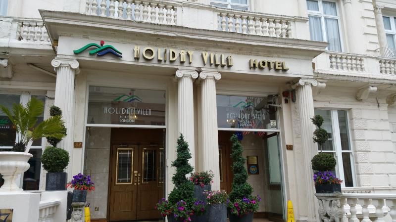HOLIDAY VILLA 3*