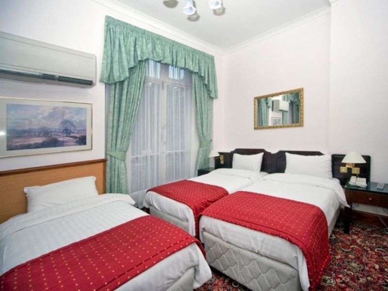 HOLIDAY VILLA 3*