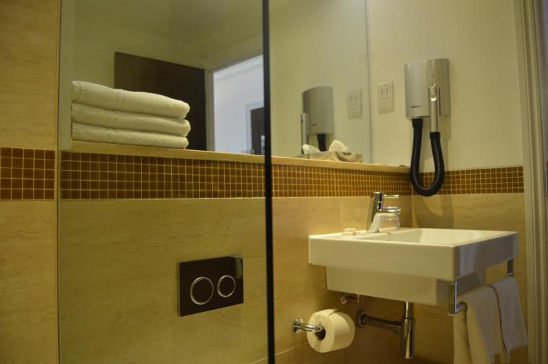 HOLIDAY VILLA 3*