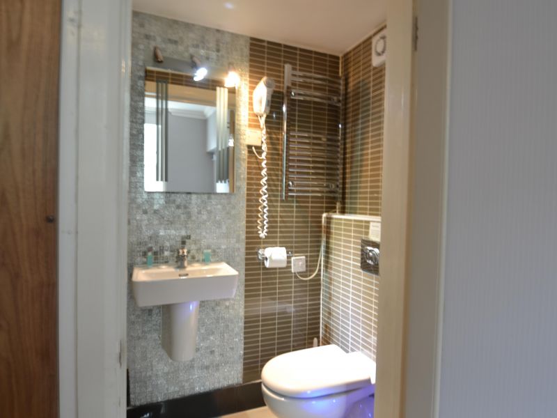 HYDE PARK SUITES 4*