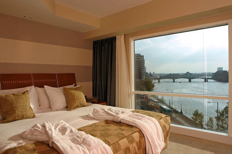PLAZA ON THE RIVER 5*