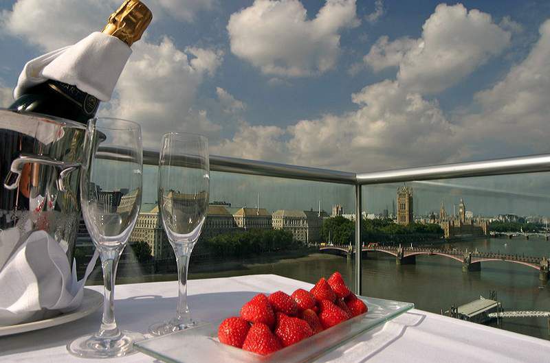 PLAZA ON THE RIVER 5*