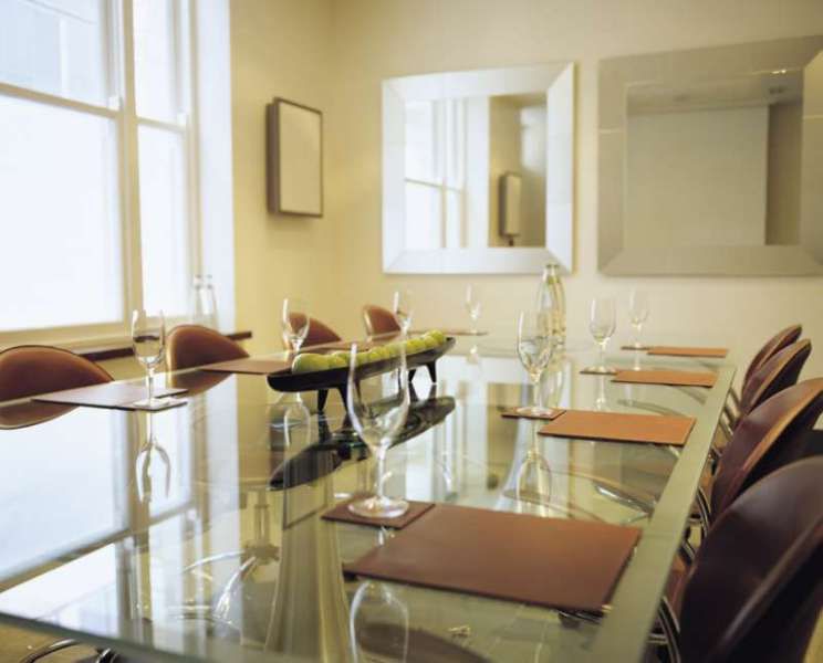 RADISSON EDWARDIAN SUSSEX 4*