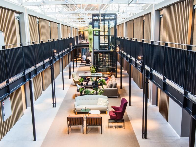 DE HALLEN 4*