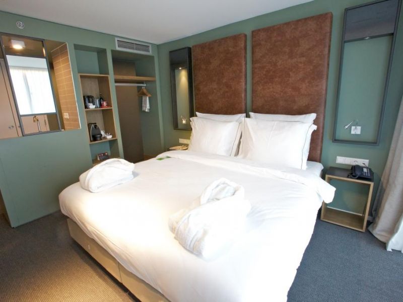 DE HALLEN 4*