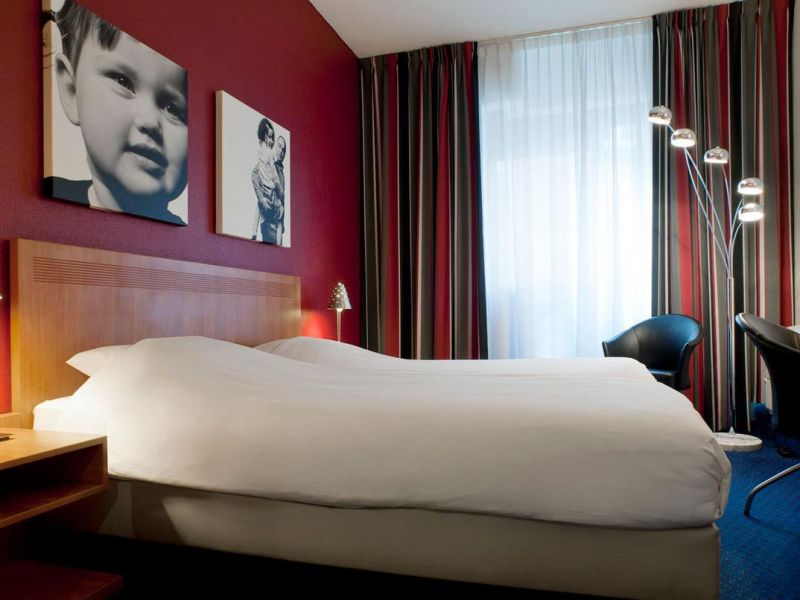 INNTEL HOTELS AMSTERDAM CENTRE 4*