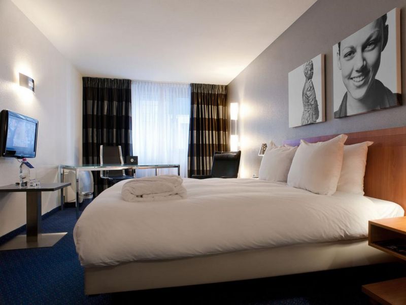 INNTEL HOTELS AMSTERDAM CENTRE 4*