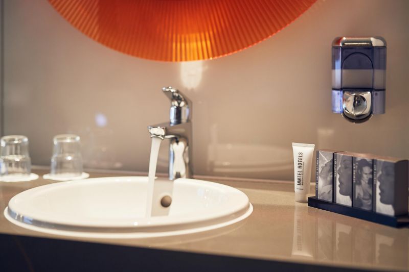 INNTEL HOTELS AMSTERDAM CENTRE 4*
