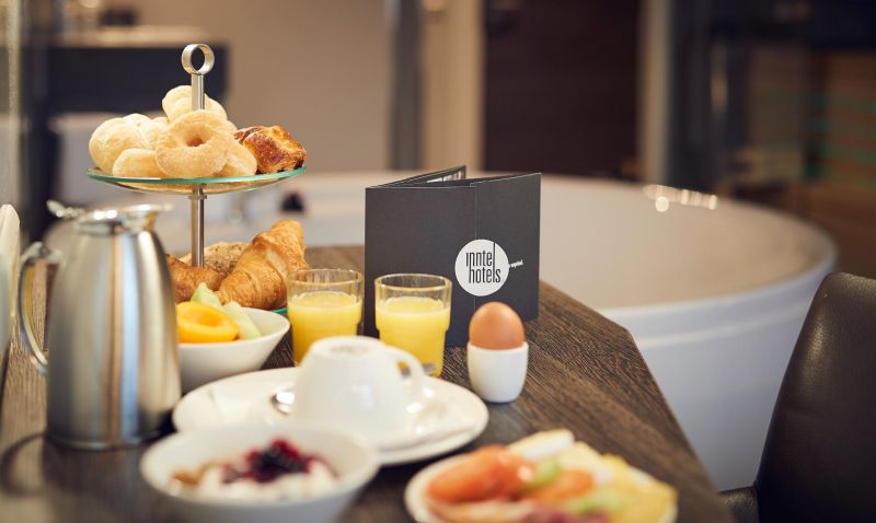 INNTEL HOTELS AMSTERDAM CENTRE 4*