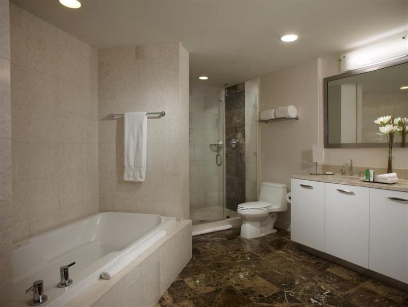 HILTON FORT LAUDERDALE BEACH RESORT 4*