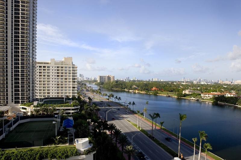 MIAMI BEACH RESORT & SPA 3*