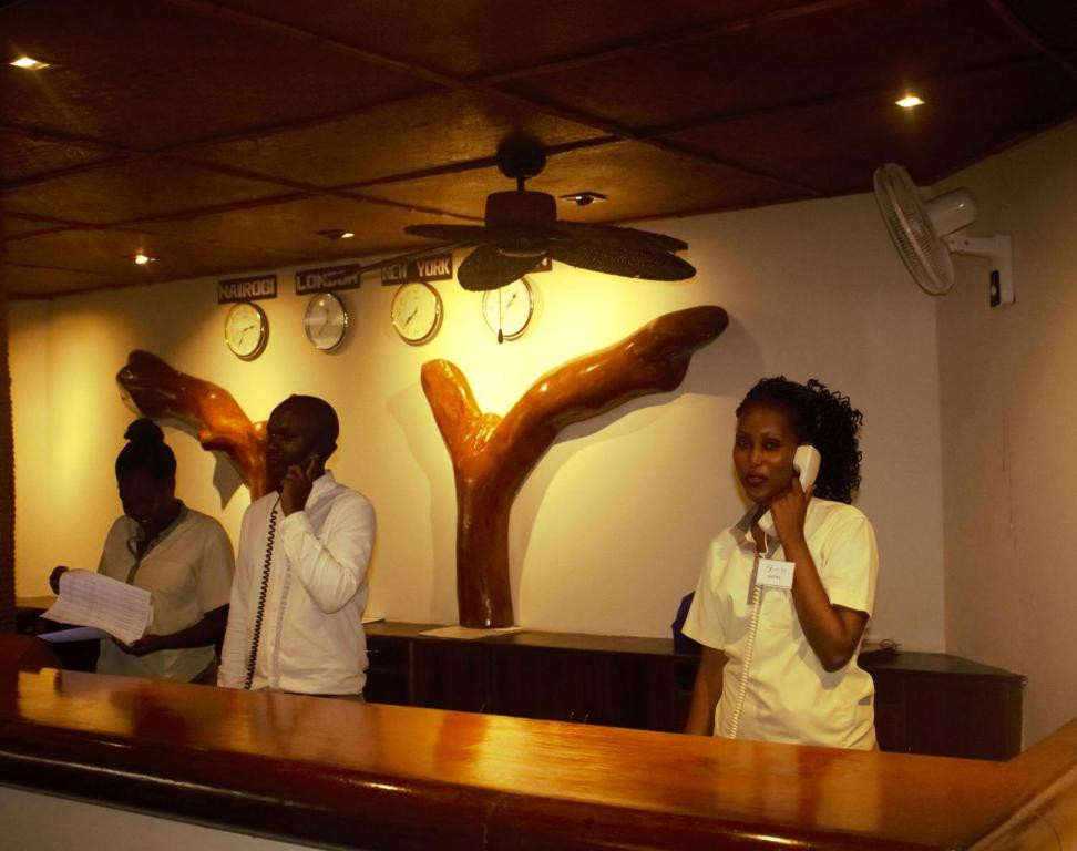DIANI REEF BEACH RESORT & SPA 5*