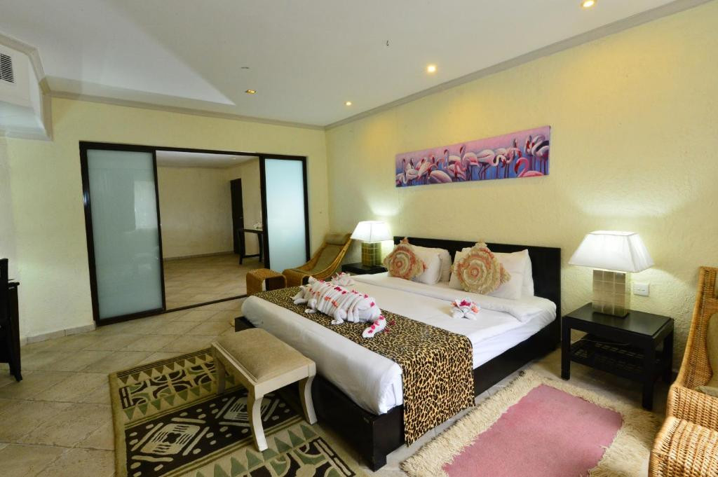 DIANI REEF BEACH RESORT & SPA 5*