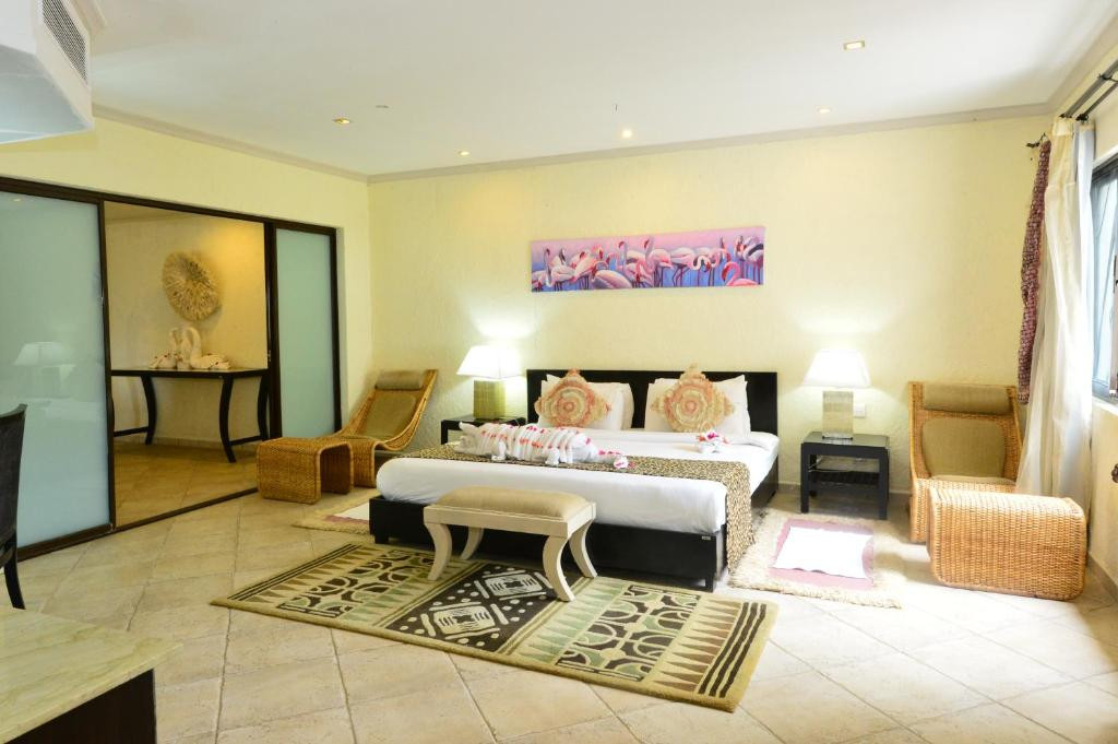 DIANI REEF BEACH RESORT & SPA 5*
