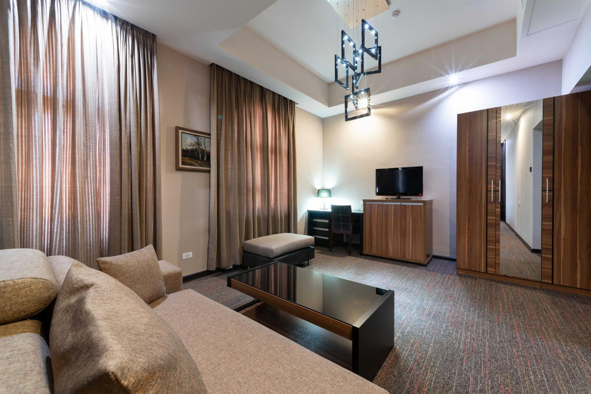 BASS BOUTIQUE 4*